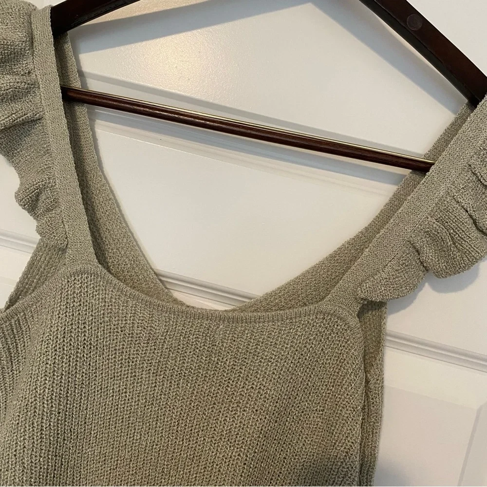 Moving Sale * NEW Mine Ruffle Sweater Size L Tan